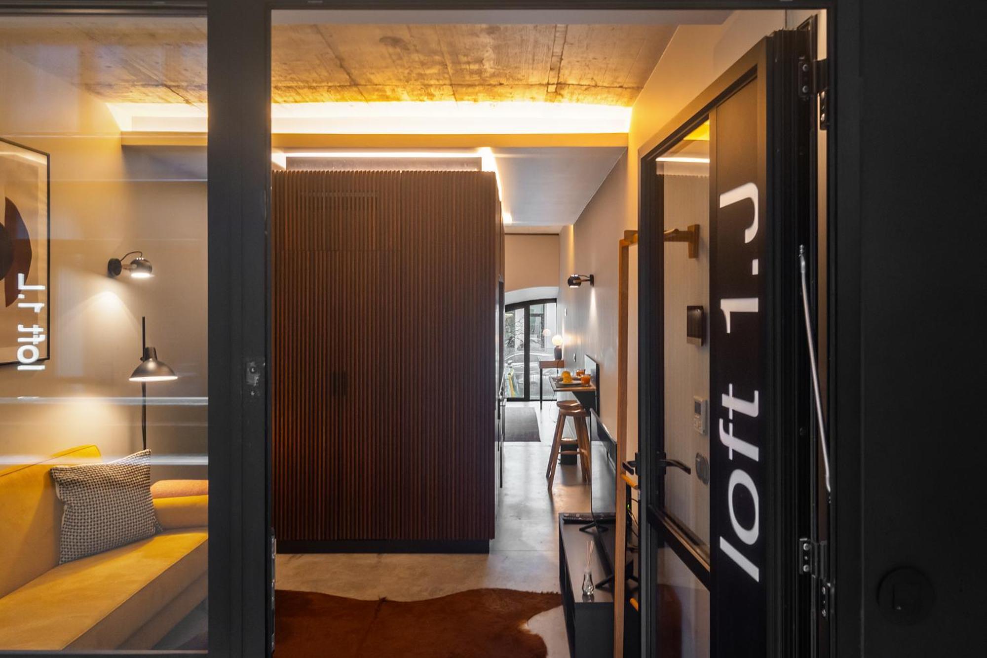 Whome Urban Loft With Modern Interior Design Apartment *